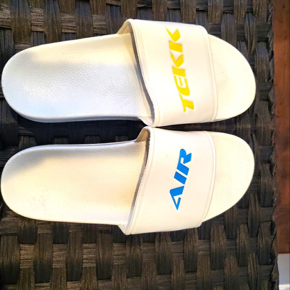Mens Size 4310 Air Tekk White Slides Brand New Never Worn